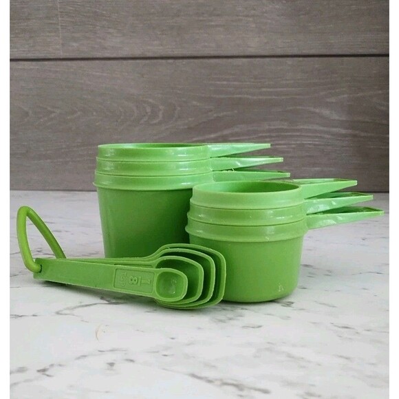 Vintage Tupperware Apple Green Nesting Measuring Cups & Measuring Spoons Retro - Picture 2 of 6
